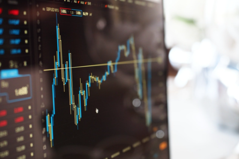 forex chart on computer