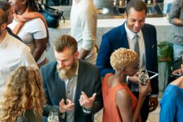 jimylloyd-laumain-Tc1mBpMS-zs-unsplash; meeting the right people networking event